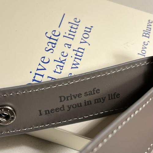 ميدالية ( يمكنك الكتابة في الداخل )