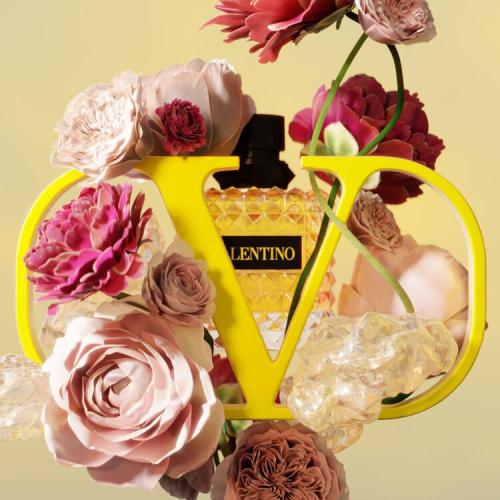 Donna born in Roma Yellow dream