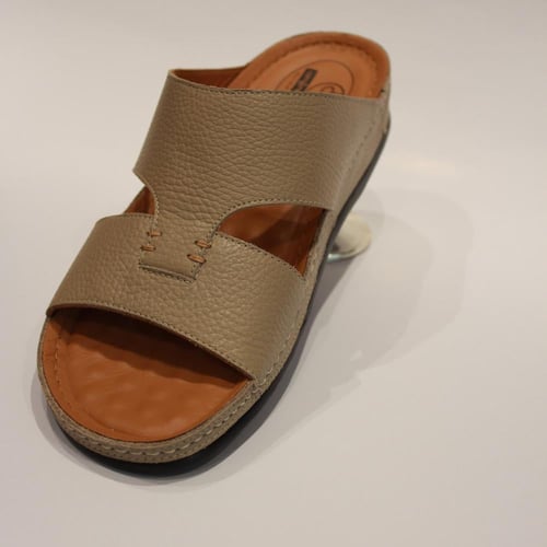 حذاء إماراتي