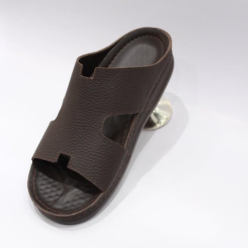 حذاء إماراتي