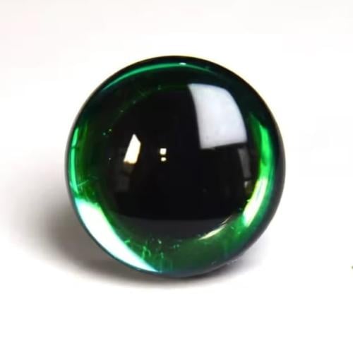 Eyes with a 20 ml green support