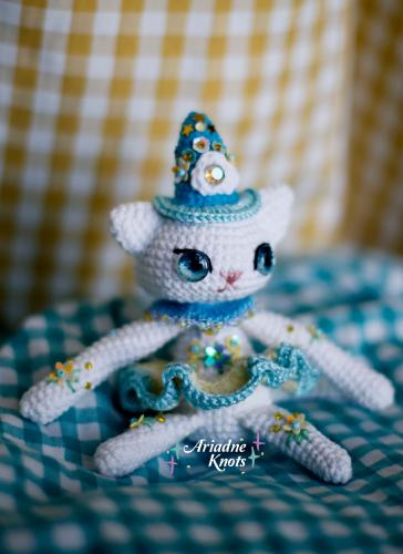 دمية دايزي بلوم - Daisy bloom cat