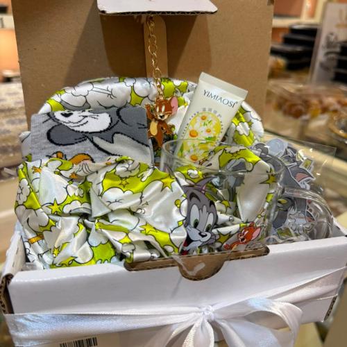 gift box Tom and Jerry