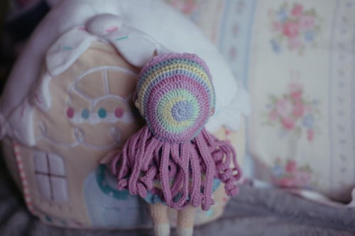 دمية رينبو مون