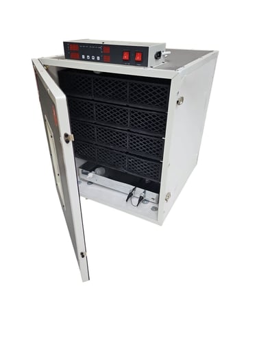 فقاسه موديل ايطالي 300 بيضه