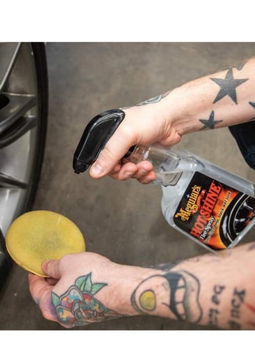 بخاخ ملمع اطارات هوت شاين من ميجوايرز بسعة 709 مل