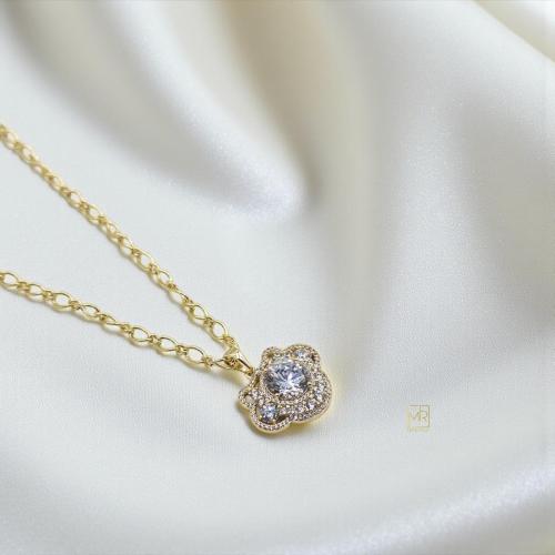 تعليقة دانا - مطلية بالذهب عيار 18k