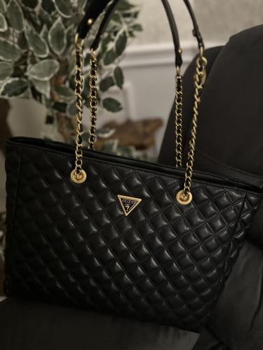 حقيبة GUESS توت باق فوري