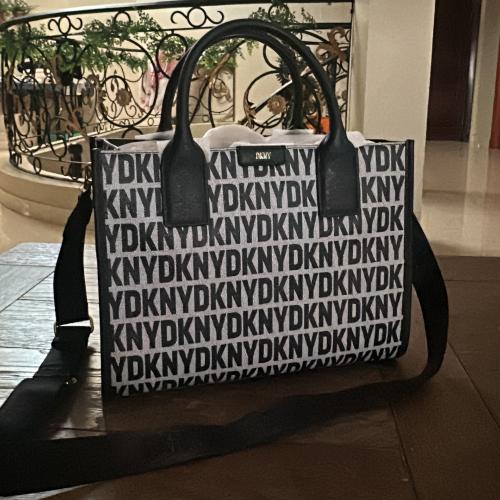دكني توت باق أسود