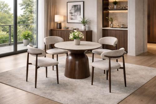 طاولة طعام دائرية مع كراسي بيج – تصميم عصري فاخر