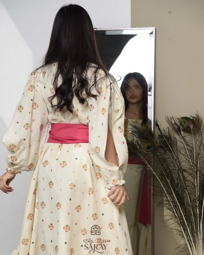 جلابية رمضانية لون فوشي وبيج