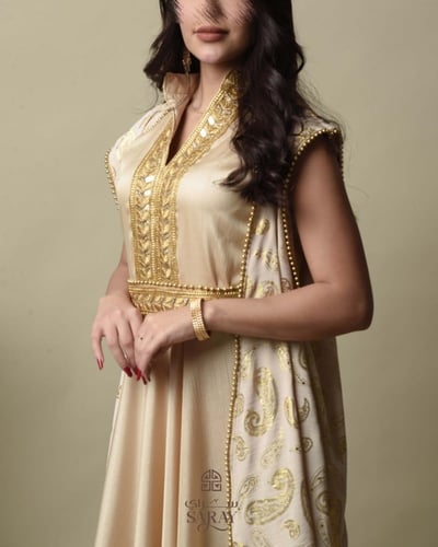 جلابية شعبية مميزة ذهبي