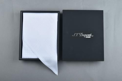 شماغ ديبون الابيض الكلاسيك