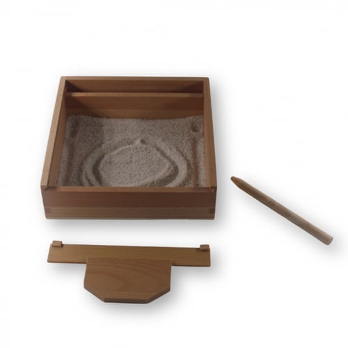 صندوق حسي للكتابة على الرمل