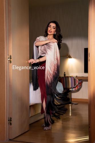 فستان باللون العنابي من قماش الباربي وشال من القما...