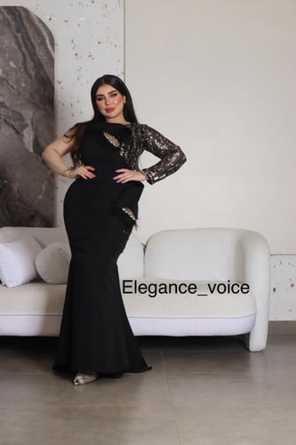 فستان اسود من قماش الباربي والترتر التايغر