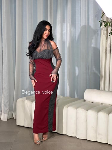 فستان من التل الامع المكسر والقماش الكريب الاسترش