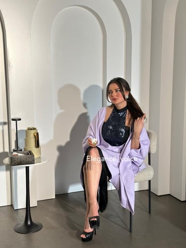 فستان من قطعتين من قماش الباربي والترتر والهدب