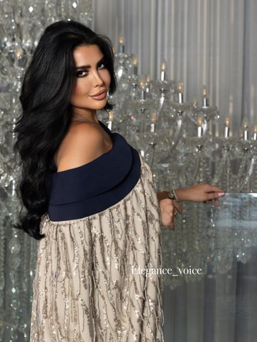 فستان من قماش كريب الباربي والتل المشكوك بالخرز