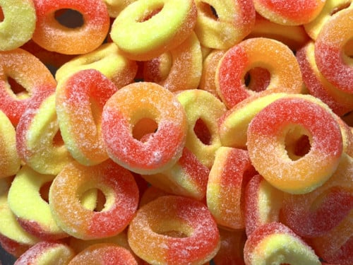 جيلي حلقات الخوخ الحامضة 100 / جرام