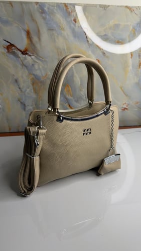 شنطة نسائية راقية (جلد صناعي ) ماركة mm