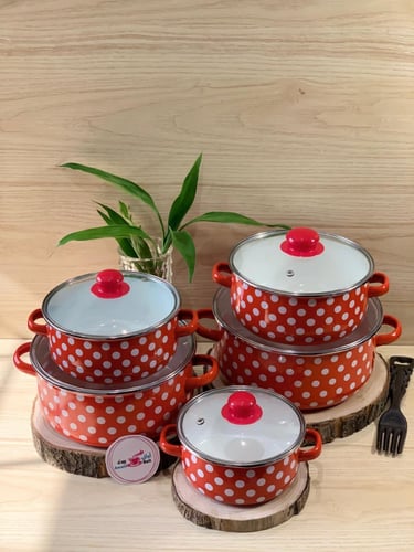 طقم قدور معدنية