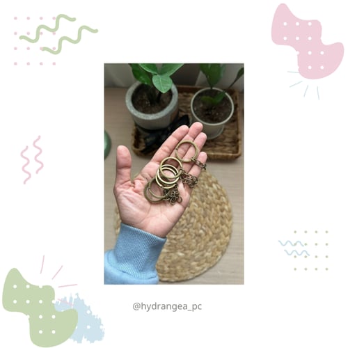 ميدالية مفاتيح شكل دمعة