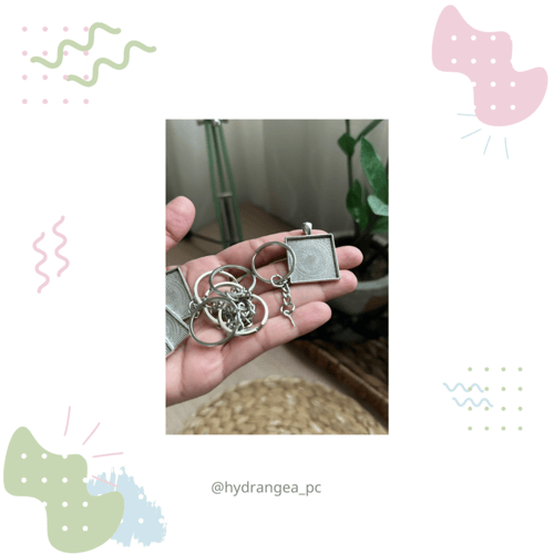 ميدالية مفاتيح شكل مربع