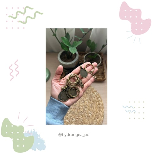 ميدالية مفاتيح شكل دمعة