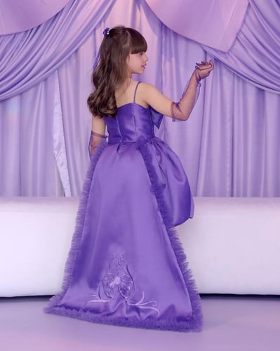 فستان ليلكي ملكي راقٍ