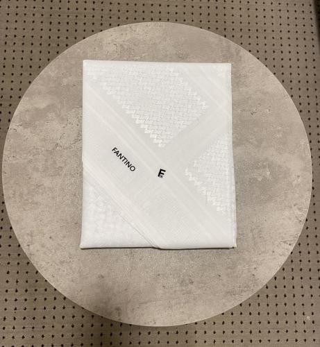 شماغ فانتينو الابيض