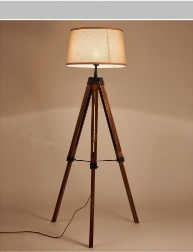 استاند انارة خشبي