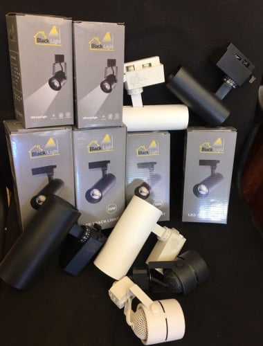 كشافات ترك بمسار LED