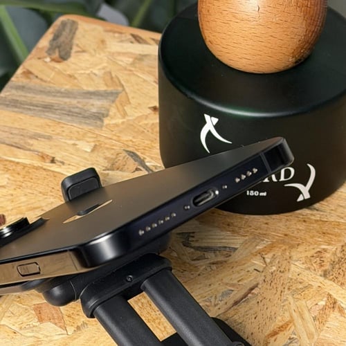 مستعمل أيفون 16 بروماكس 256 قيقا أسود- كرتون بطاري...