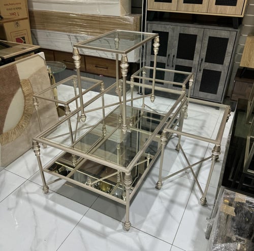 طاولة دورين زجاجي شمباني