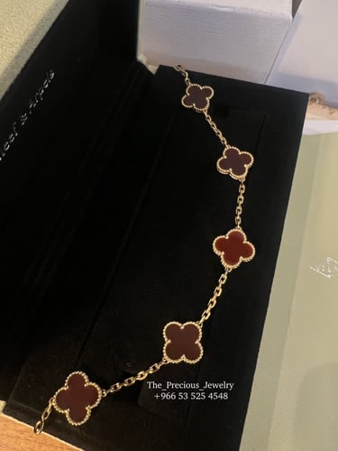 اسوره 5 وردات حجر Carnelian من فان كليف