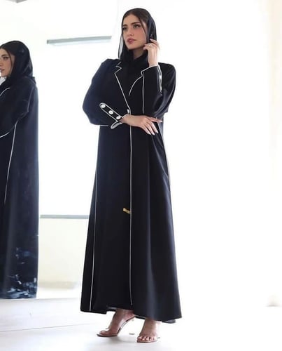 عباية رسميه زراير ابيض