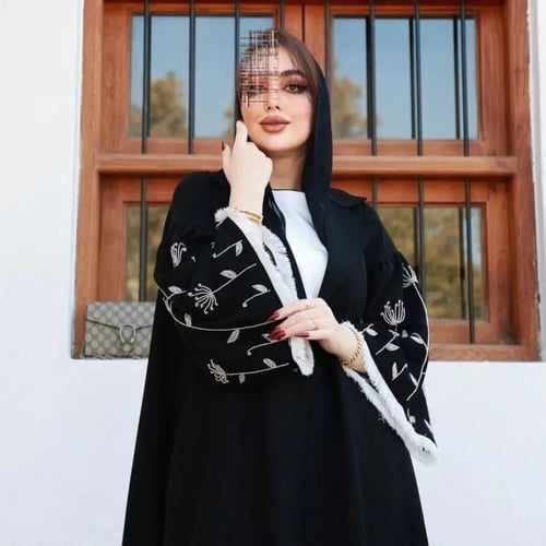 عبايه تطريز كم هدب