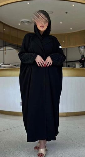 عباية مطرز كم