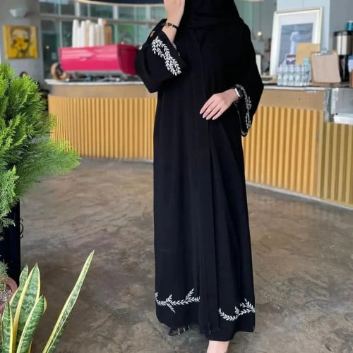 عباية واسعة - كريب ملكي تطريز أسفل العباية والكم