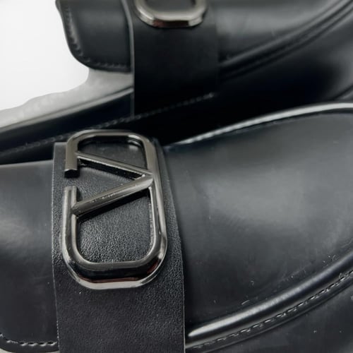 حذاء VALENTINO الرسمي الفتنامي