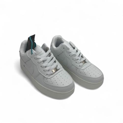 شوز نايك إيرفورس نسائي