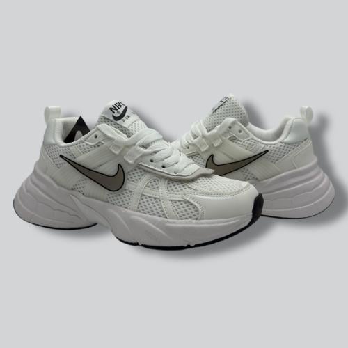 نايكي سنيكرز V2K نسائي