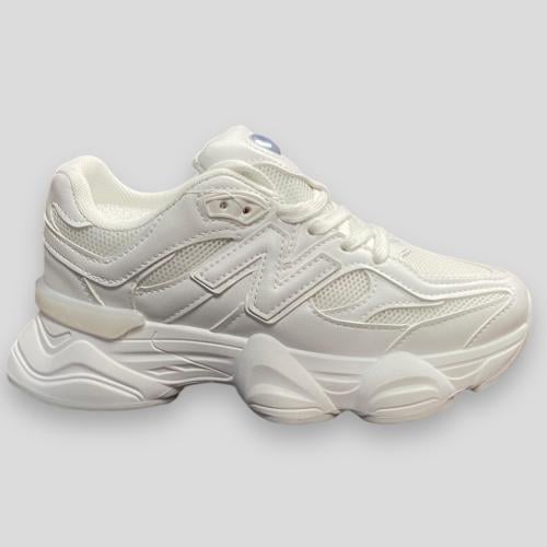 حذاء نسائي ابيض نيوبالانس فيتنامي