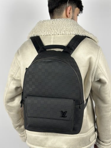 شنطة lv جلد ماركه