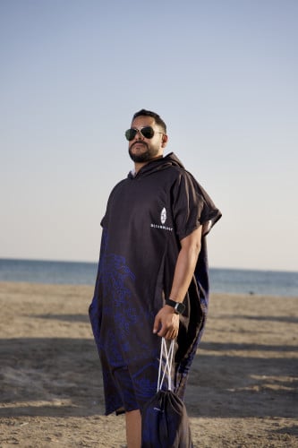 منشفة بونشو مايكروفايبر امواج اسود