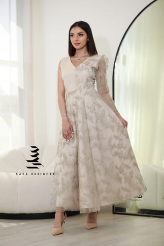 فستان بيج بتطريز عسلي