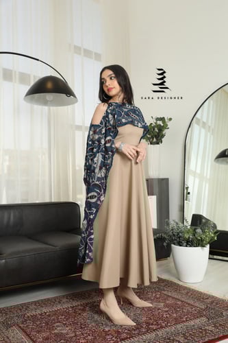 فستان عسلي مع شيفون مطرز