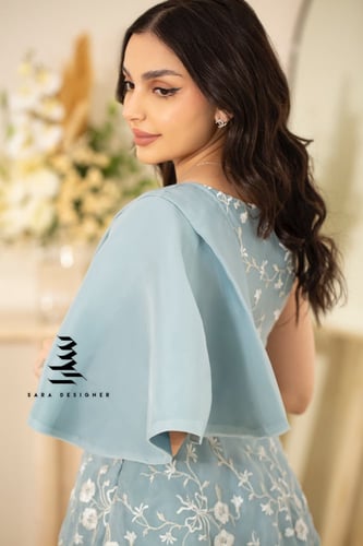 فستان سماوي بتطريز كامل