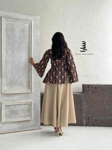 فستان بيج بتطريز عودي